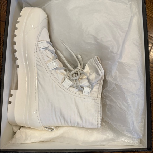 Chanel White Women's Boots Size 40 - Picture 8 of 10